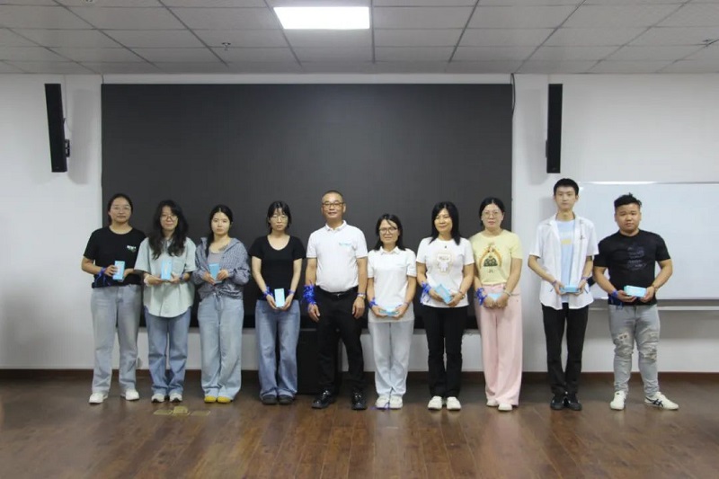 利来国际最老品牌商学院《第二十三期团队精神与卓越团队建设训练营》圆满落幕！凝聚团队力量，共筑发展基石