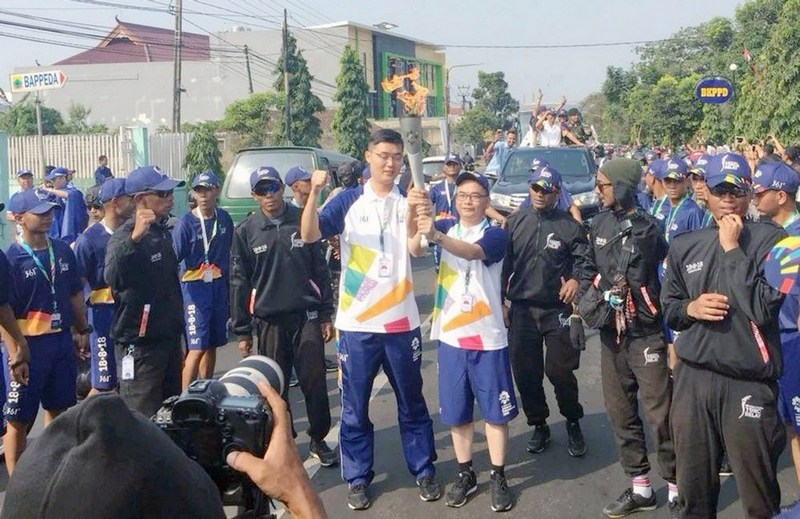 利来·国际(中国)最老牌-中国官网
陈逸先生亚运火炬传递