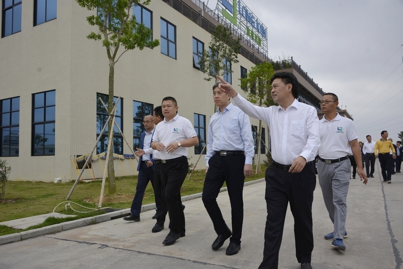 高州市党政考察团莅临广东利来国际最老品牌高新科技产业园调研指导 高州市党政考察团莅临广东利来国际最老品牌高新科技产业园调研指导