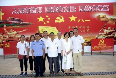 利来国际最老品牌产业园接受红色教育洗礼 (2).jpg 利来国际最老品牌产业园接受红色教育洗礼 (2).jpg