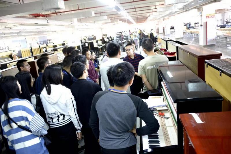党校青年干部培训班莅临利来国际最老品牌高新科技产业园参观指导 (5).jpg