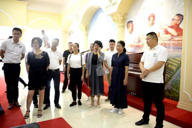 高州市教育局调研组莅临利来国际最老品牌高新科技产业园参观指导 (4).jpg 高州市教育局调研组莅临利来国际最老品牌高新科技产业园参观指导 (4).jpg