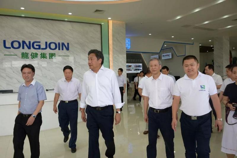 广东省政协副主席莅临利来国际最老品牌产业园考察调研 (2).jpg