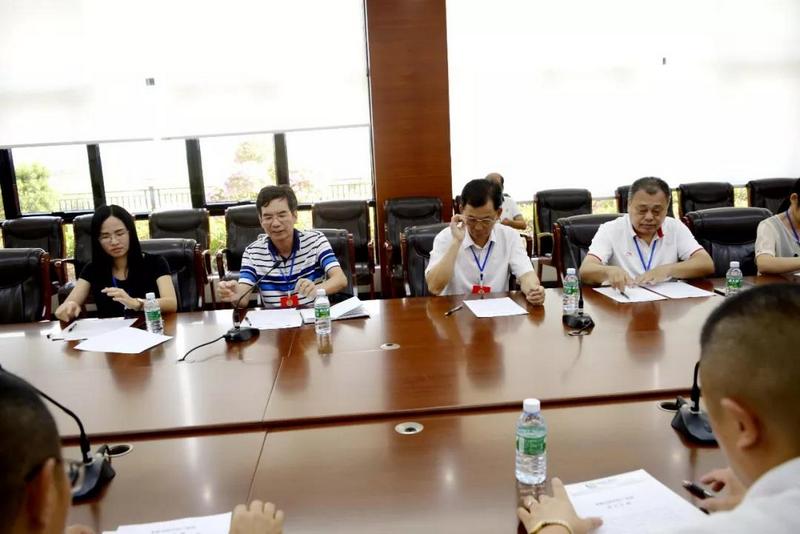 廉江市政协经贸组莅临利来国际最老品牌产业园视察调研 (5).jpg 廉江市政协经贸组莅临利来国际最老品牌产业园视察调研 (5).jpg