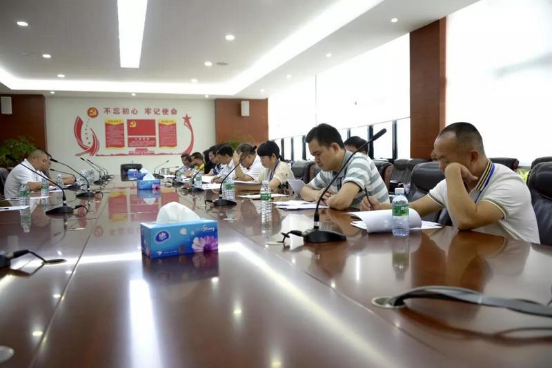 廉江市政协经贸组莅临利来国际最老品牌产业园视察调研 (6).jpg 廉江市政协经贸组莅临利来国际最老品牌产业园视察调研 (6).jpg