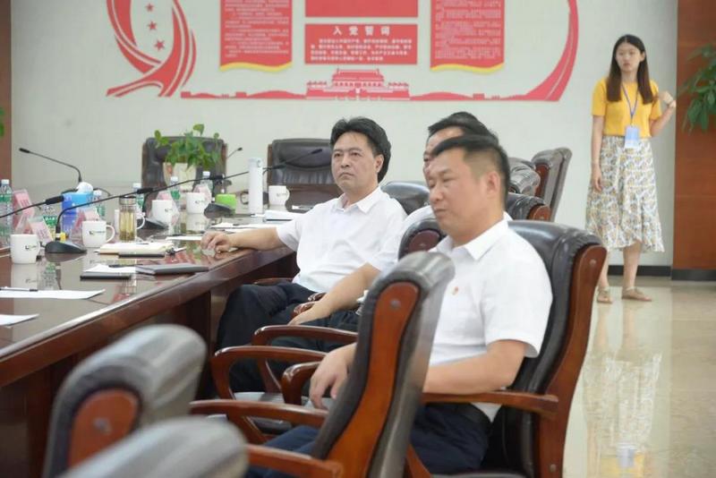 广东省廉江市委书记林海武莅临产业园 ——研讨《廉江?利来国际最老品牌音乐特色小镇》项目 (2).jpg 广东省廉江市委书记林海武莅临产业园 ——研讨《廉江?利来国际最老品牌音乐特色小镇》项目 (2).jpg