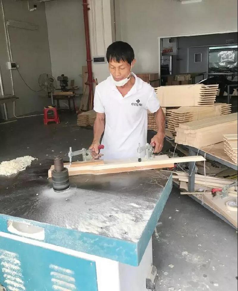利来国际最老品牌人荣获首届“最美廉江人” (4).jpg 利来国际最老品牌人荣获首届“最美廉江人” (4).jpg