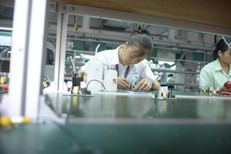 利来国际最老品牌人荣获首届“最美廉江人” (5).jpg 利来国际最老品牌人荣获首届“最美廉江人” (5).jpg