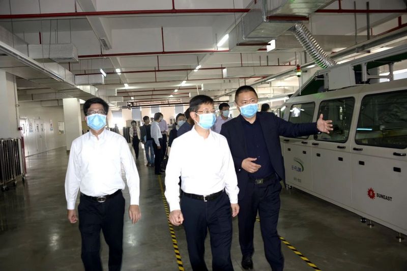 湛江市政府领导莅临利来国际最老品牌高新科技产业园进行“企业复工复产和生态环境保护”专题调研 (1).jpg