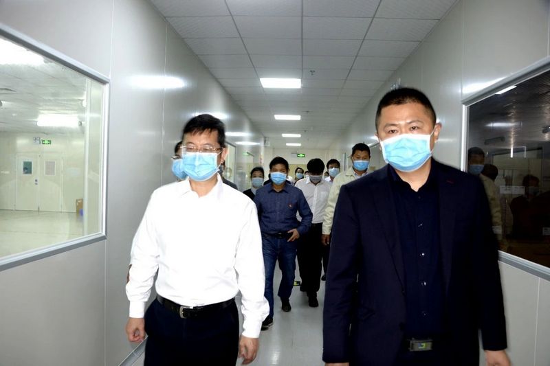 湛江市政府领导莅临利来国际最老品牌高新科技产业园进行“企业复工复产和生态环境保护”专题调研 (4).jpg
