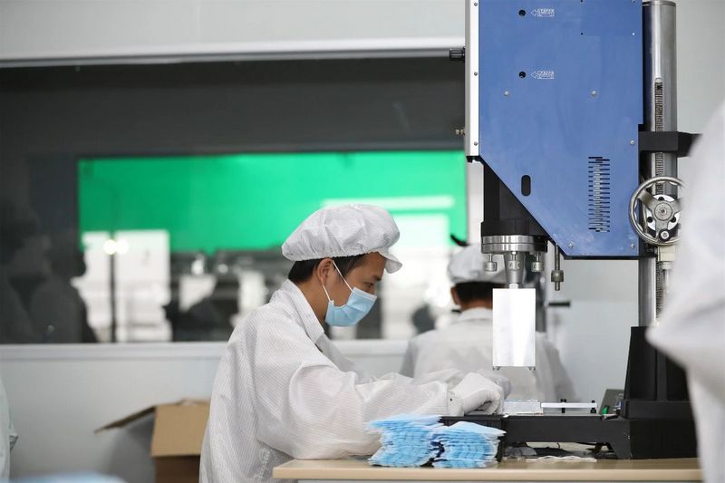 工业和信息化部工作组莅临利来国际最老品牌高新科技产业园调研指导 (9).jpg 工业和信息化部工作组莅临利来国际最老品牌高新科技产业园调研指导 (9).jpg