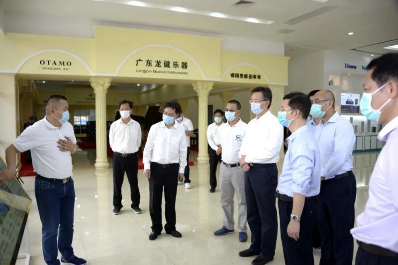 时隔三年,姜建军市长再次踏上这片土地…… (1).jpg 时隔三年,姜建军市长再次踏上这片土地…… (1).jpg