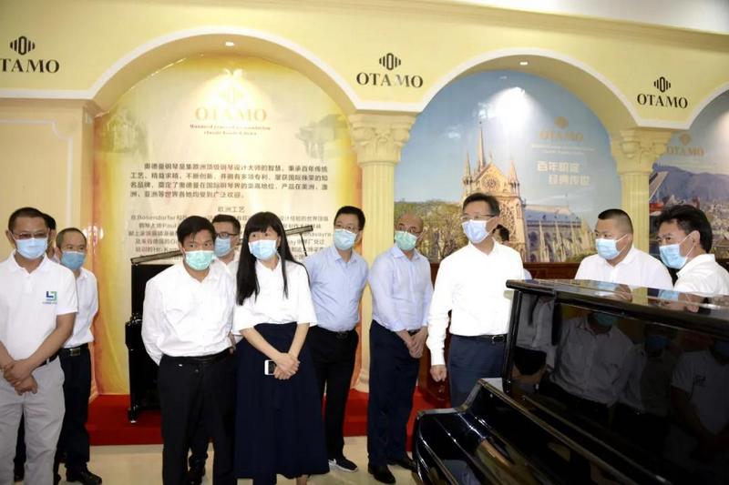 时隔三年,姜建军市长再次踏上这片土地…… (2).jpg 时隔三年,姜建军市长再次踏上这片土地…… (2).jpg