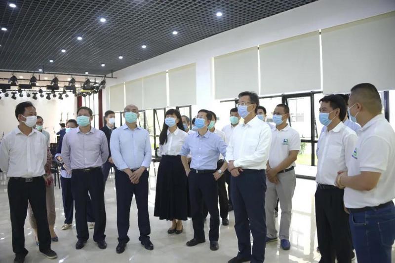 时隔三年,姜建军市长再次踏上这片土地…… (5).jpg 时隔三年,姜建军市长再次踏上这片土地…… (5).jpg