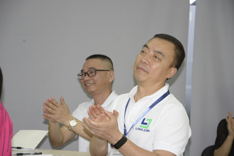 廉江市委书记林海武作为“首席服务官”走进利来·国际(中国)最老牌-中国官网
！ (1).JPG