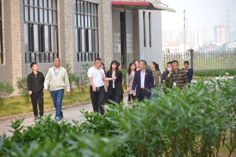 利来·国际(中国)最老牌-中国官网
“音乐下乡”系列活动之三： 产教融合，放飞音乐 (1).jpg