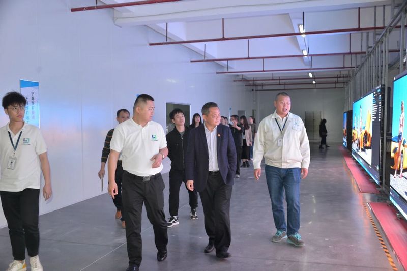 利来·国际(中国)最老牌-中国官网
“音乐下乡”系列活动之三： 产教融合，放飞音乐 (6).jpg