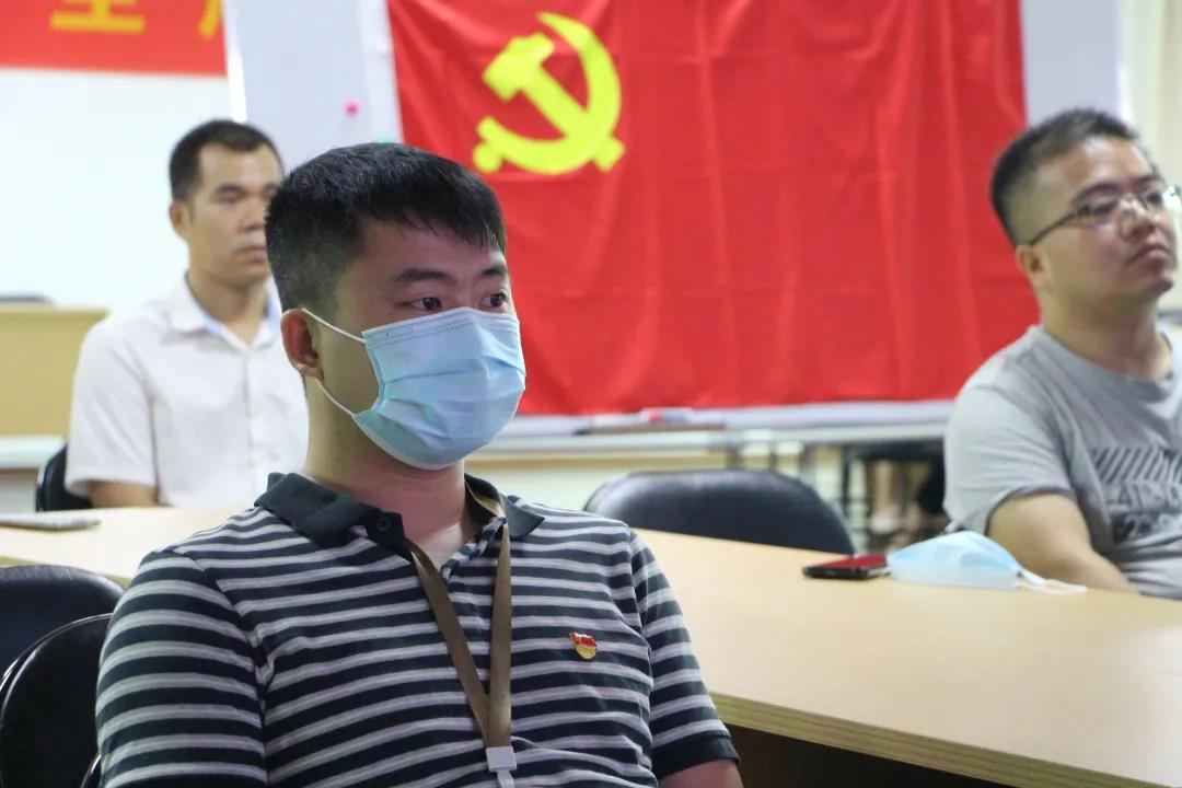 利来国际最老品牌党支部观看建党100周年直播1.jpg