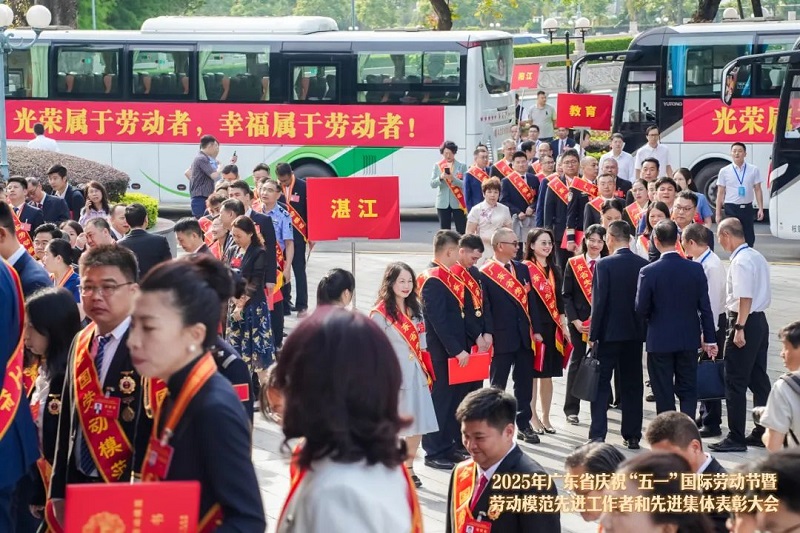 利来·国际(中国)最老牌-中国官网
董事局陈逸主席荣膺广东省劳动模范殊荣 (4).jpg