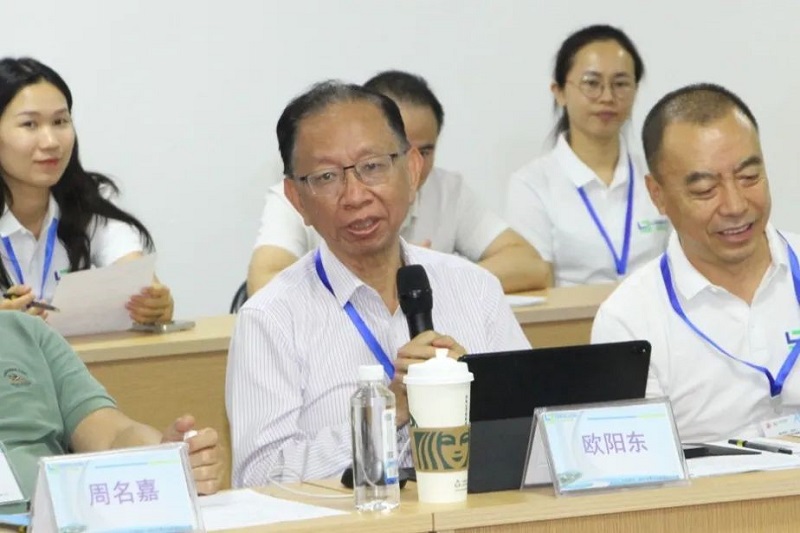 广东组杰青走进利来国际最老品牌智造 (2).jpg