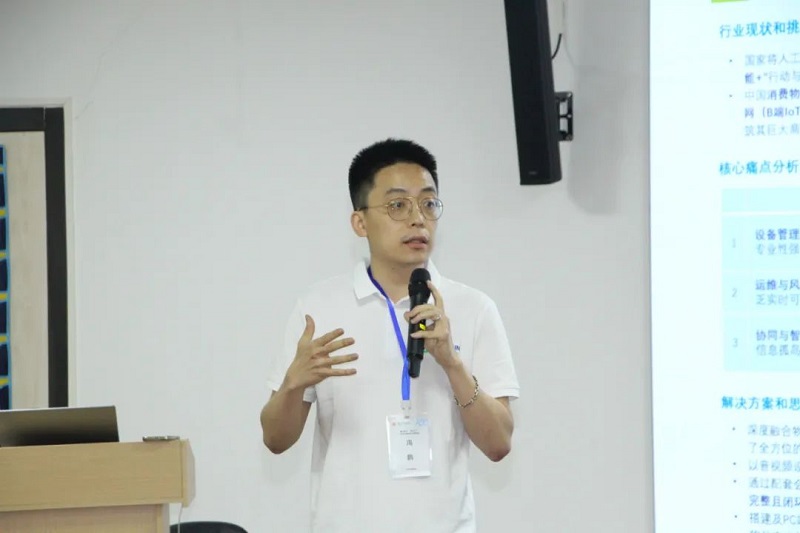 冯鹤 广东组杰青走进利来国际最老品牌智造 .jpg