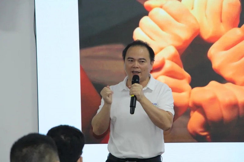 利来国际最老品牌商学院《第二十三期团队精神与卓越团队建设训练营》圆满落幕！凝聚团队力量，共筑发展基石。 (8).jpg